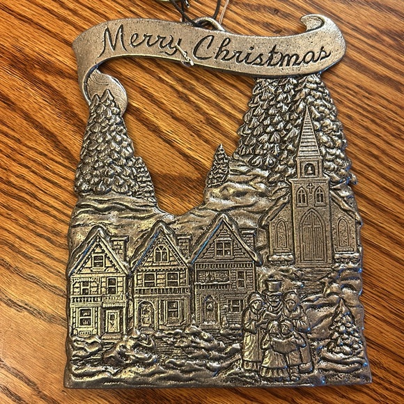 NWT Merry Christmas with Santas Sleigh Pewter Wind Chimes by Carson Industies - Picture 2 of 8